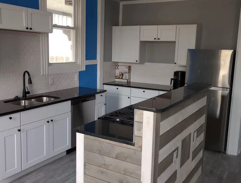 Building Photo - 3801 Whitman Ave