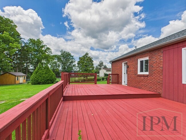 Building Photo - Available Now! Beautiful 3 Bedroom 2 Bath ...