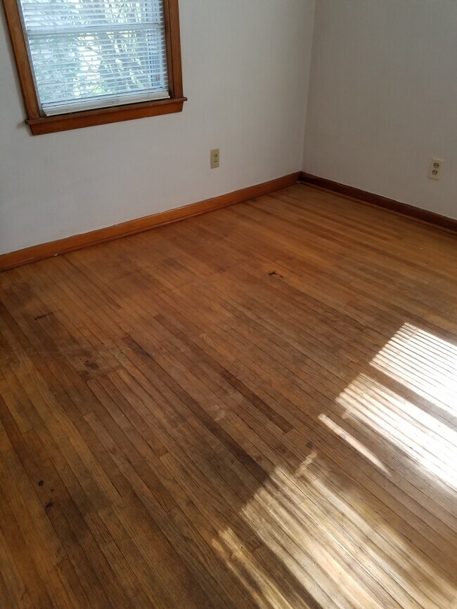 Building Photo - 2209 Franklin St