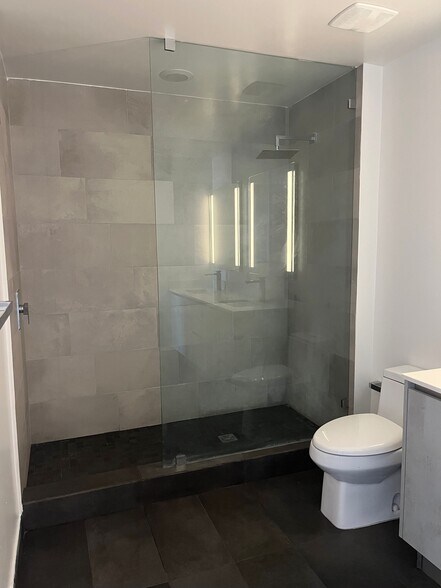 Master Walking Shower - 445 NW 26th St