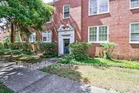 Building Photo - 2940 Oleander Dr