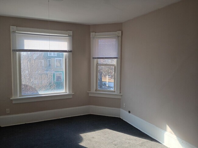 Building Photo - 1710 W Mineral St