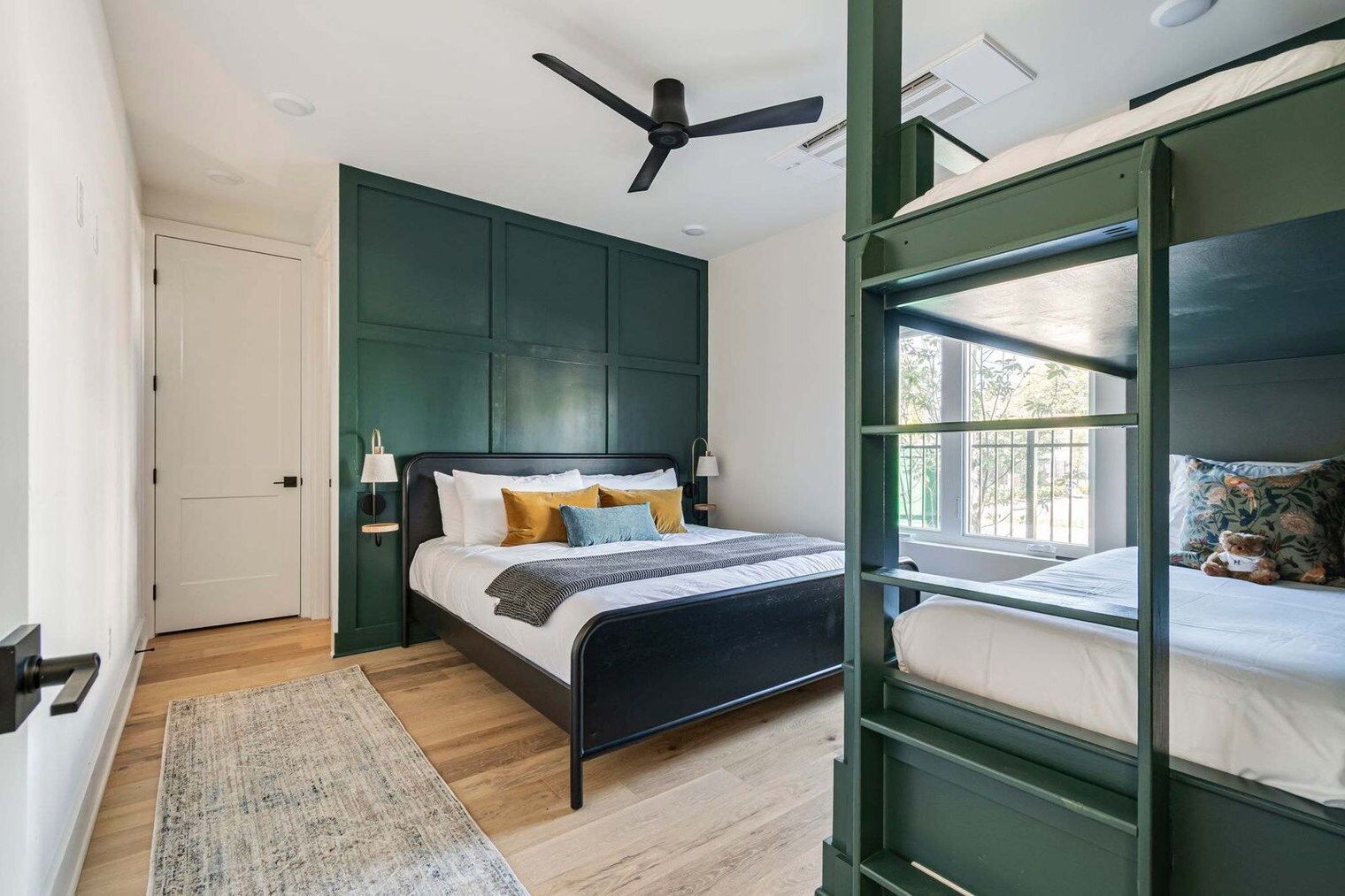 Building Photo - 1117 3rd Ave S