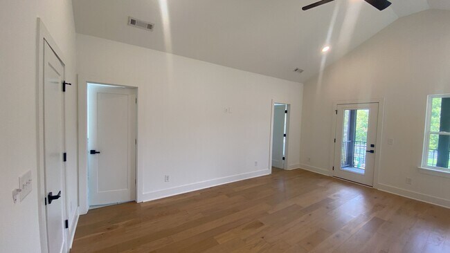 Building Photo - 321 Sophia Rain Dr
