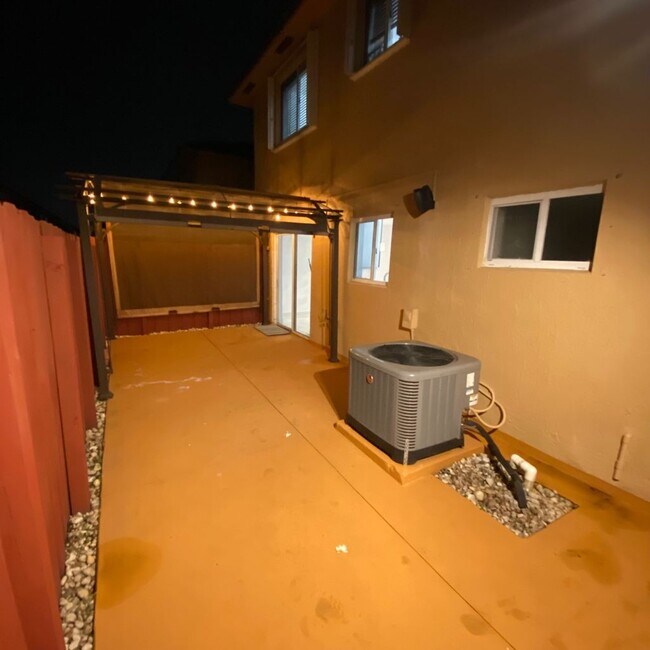 Building Photo - 17324 NW 74th Ave