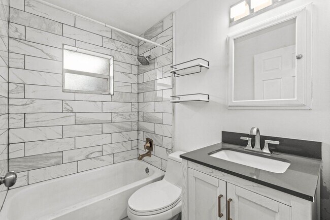 Building Photo - 5282 2nd Rd