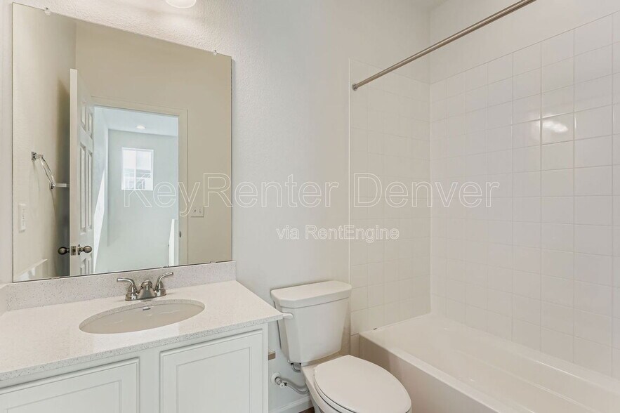 Building Photo - 6601 N Netherland St