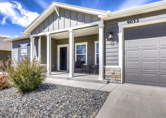 Building Photo - Luxury Ranch-Style Home for Rent | Wolf Ranch | D20 Schools | Pikes Peak Views