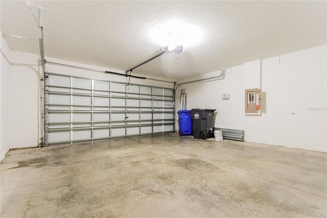 Building Photo - 10121 Crested Fringe Dr