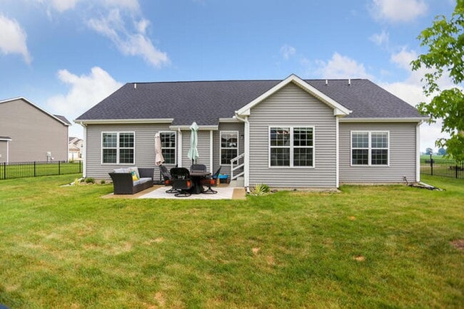 Building Photo - 4 Bedroom Ranch in SW Champaign - Availabl...