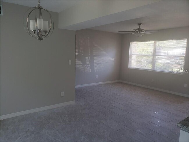 Building Photo - 2303 W Flora St