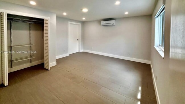 Building Photo - 130 W 57th St