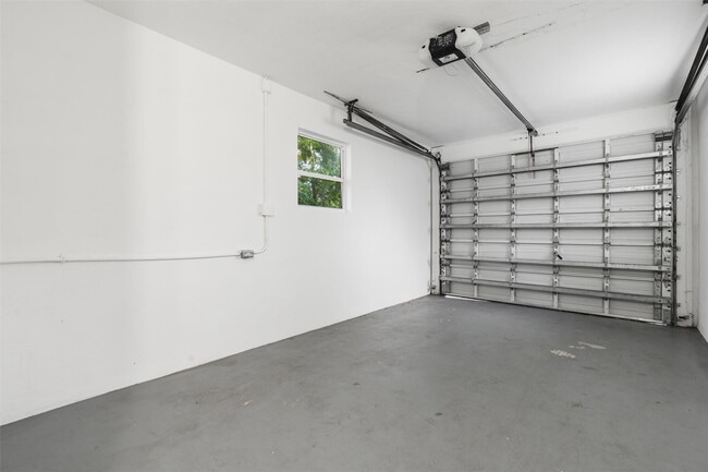 Building Photo - 1409 NE 2nd Ave