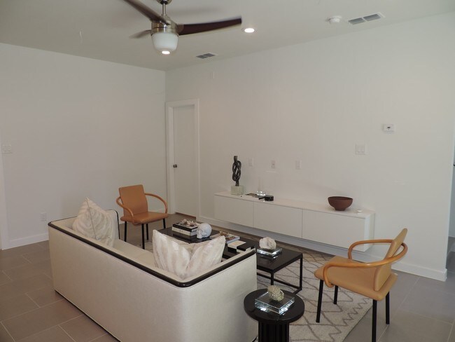 Building Photo - 409 Shiloh Dr