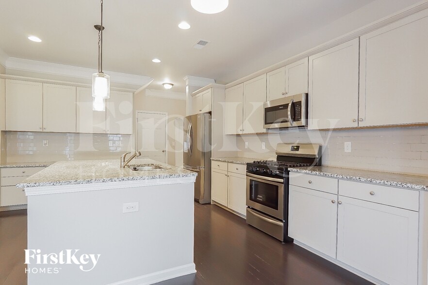 Building Photo - 6608 Rice Cir