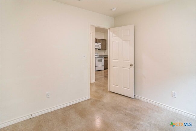 Building Photo - 2317 A Alterman Dr