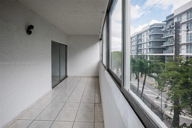 Building Photo - 750 NW 43rd Ave