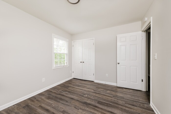 Building Photo - 1301 Yardley Terrace