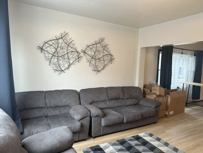 Building Photo - Beautifully Remodeled 2-Bedroom with Bonus...