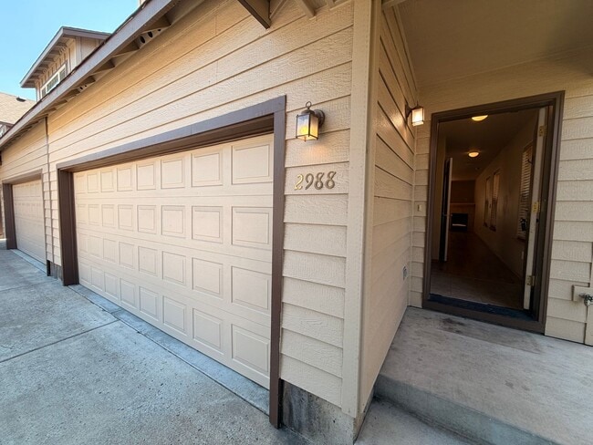 Building Photo - 2988 SW Indian Cir