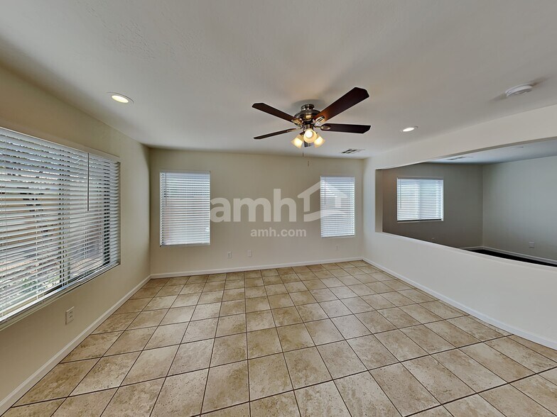 Building Photo - 2619 W Bartlett Way