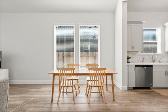 Building Photo - 15949 Hayes Mkt Lp