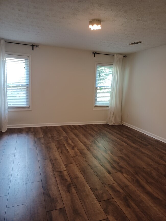 Building Photo - 1348 Brandon Square