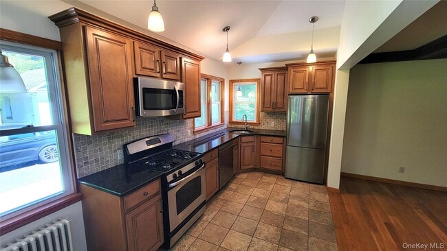 Building Photo - 430 Piermont Ave