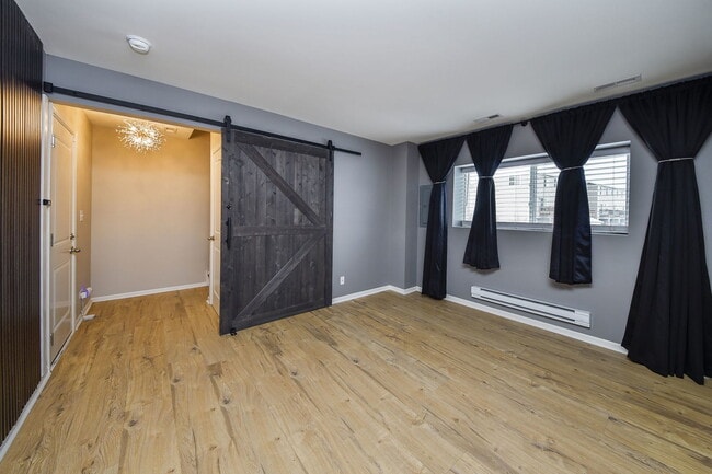 Building Photo - 2480 Bella Dr