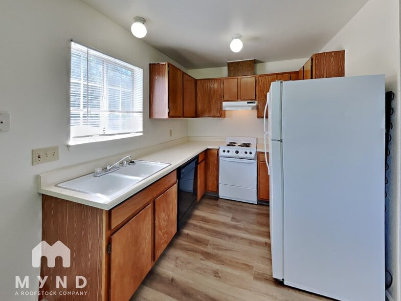 Building Photo - 540 Monroe St