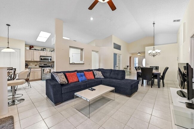 Building Photo - 2241 Soundings Ct