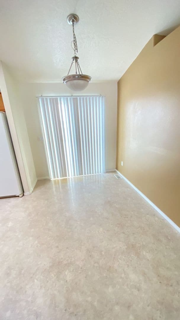 Building Photo - Adorable Home In Whispering Pines