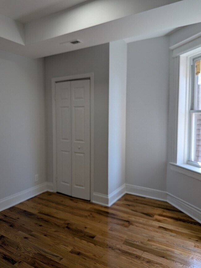 Building Photo - 1422 Springfield Ave