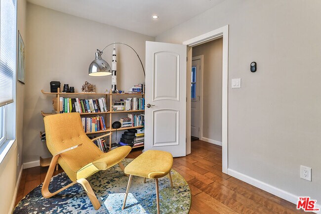 Building Photo - 6027 Comey Ave
