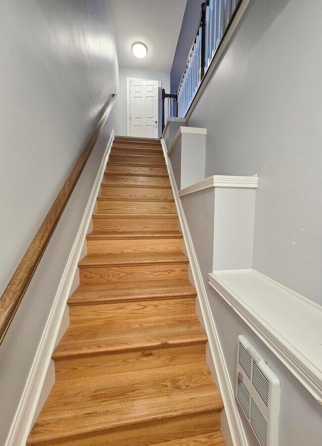 Building Photo - 4201 Bradhurst Dr