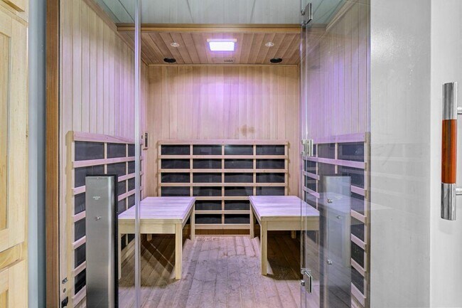 Building Photo - 933 McGee St