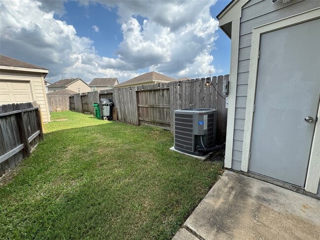 Building Photo - 9714 Coyote Creek Dr