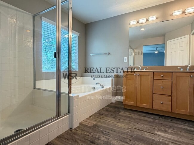 Building Photo - 5798 Mapleview Dr