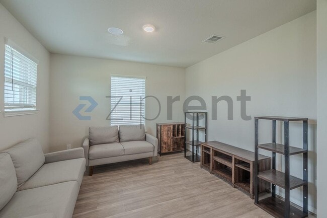 Building Photo - Unit
