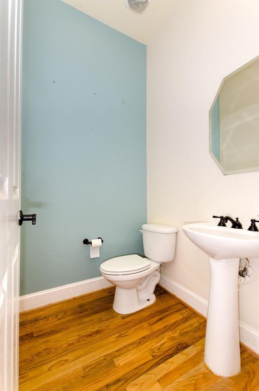 Building Photo - 308 Grove St