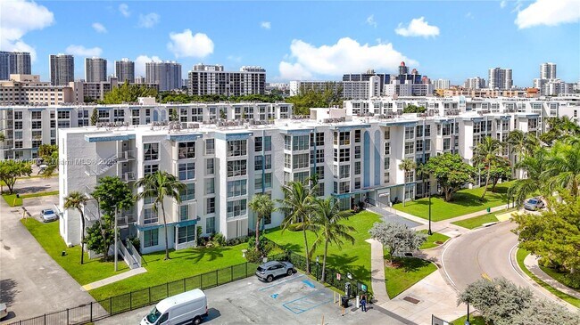 Building Photo - 17560 Atlantic Blvd