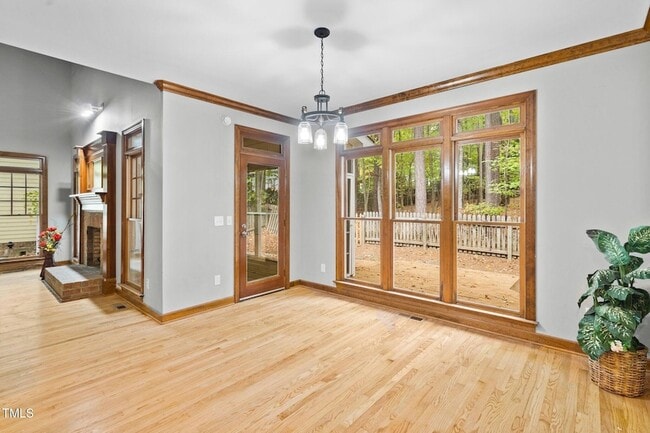 Building Photo - 1008 W Sterlington Pl