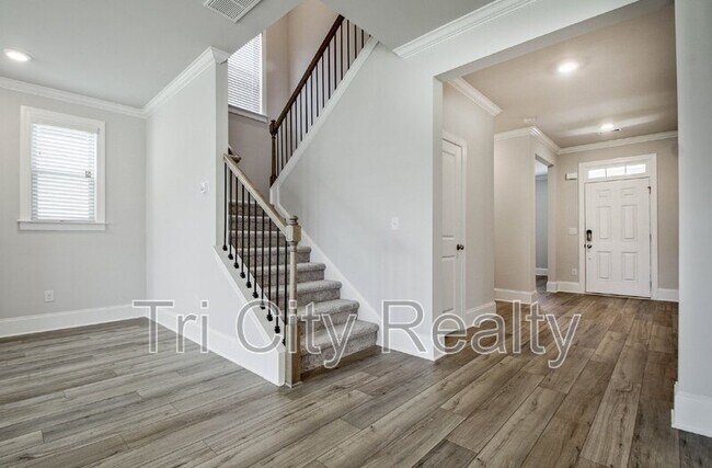 Building Photo - 602 Skye Ct