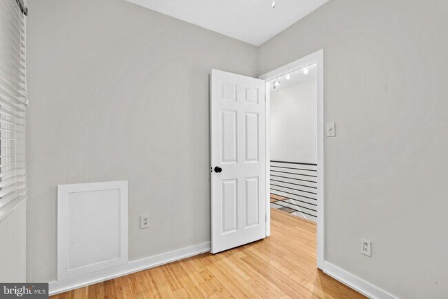 Building Photo - 1314 E Berks St