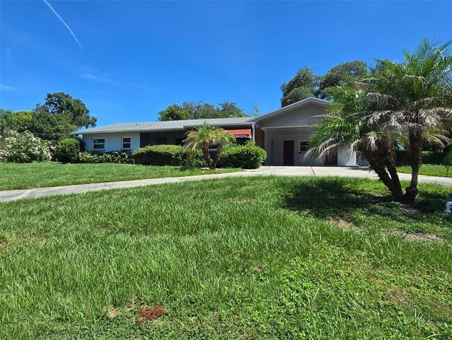 Building Photo - 507 Lake Lulu Dr