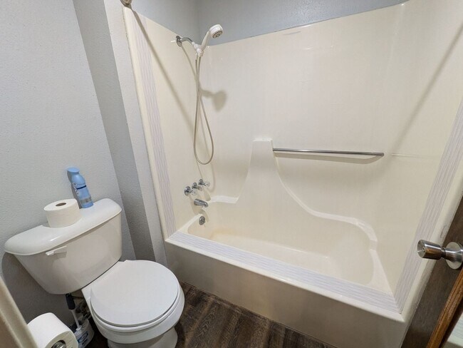 Building Photo - 3157 Merriman. Port Neches, TX 77651