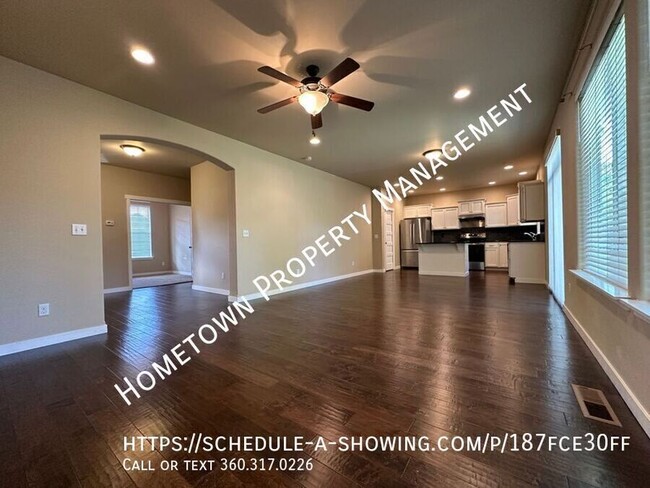 Building Photo - Beautiful 4 Bedroom 2.5 Bath Home - Availa...