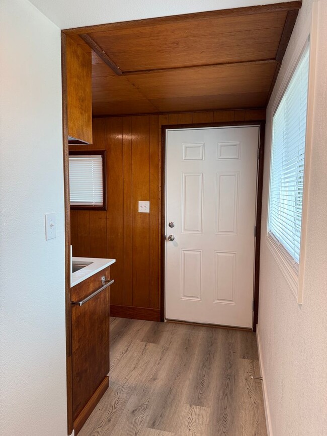 Building Photo - **NOW AVAILABLE!! - Rental Home In Gustine