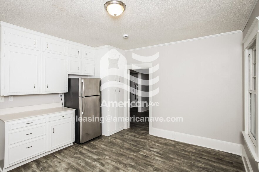 Building Photo - 409 Hampton St