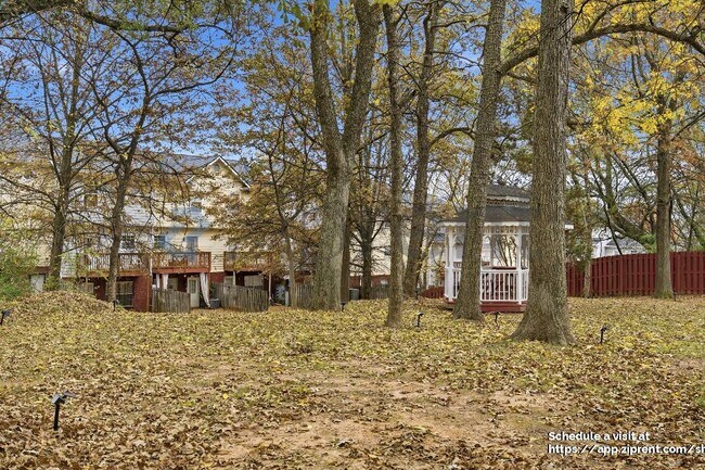 Building Photo - 584 Windsor St SW